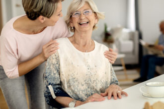Services à domicile pour seniors : comment choisir le bon prestataire ?